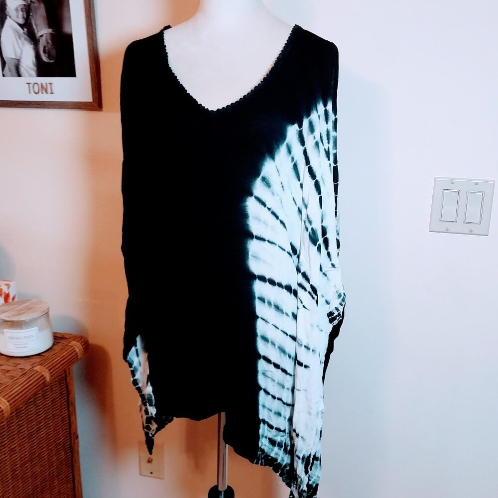AAKAA SIZE S A SYMMETRY TIE DYE  COLD SHOULDER TOP